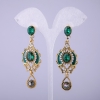 Brincos em estilo oriental com cristais verdes, comprimento 65mm
