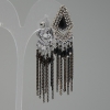 Brincos em estilo oriental com cristais pretos, comprimento 70mm