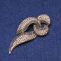 Liquidação! Broche Laço com strass metal dourado 38x80mm