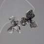 Brincos de pino Trevo, strass escuro, metal cor de prata, 20mm