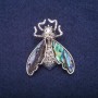 Broche Borboleta com aplicação de Haliotis, metal prateado 37x44mm